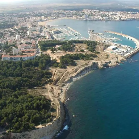 Apartment Puig Sureda With One Room L' Escala